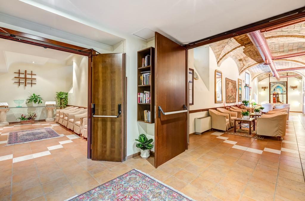 Отель Domus Carmelitana Рим Экстерьер фото