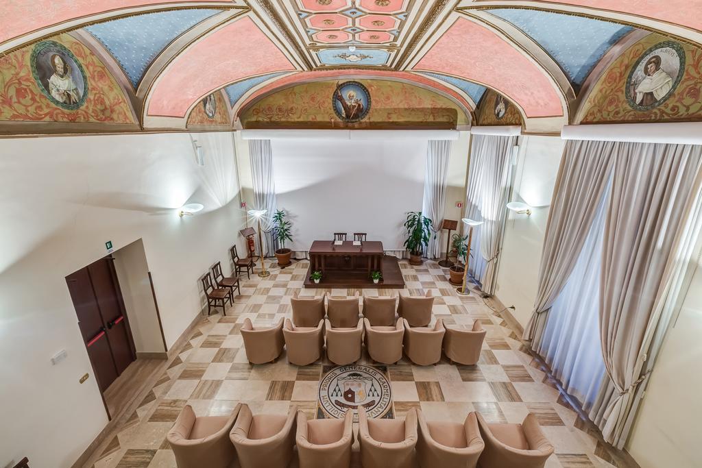 Отель Domus Carmelitana Рим Экстерьер фото
