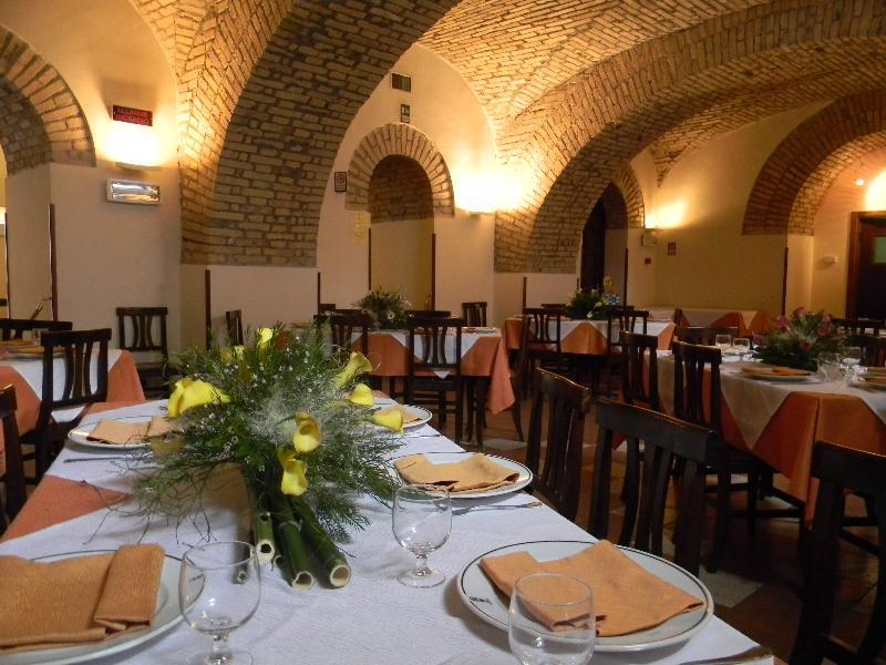 Отель Domus Carmelitana Рим Экстерьер фото